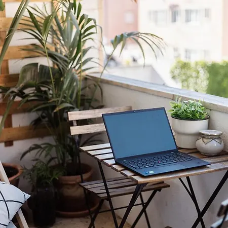 Sunny And Spacious With Great Balcony Lisboa