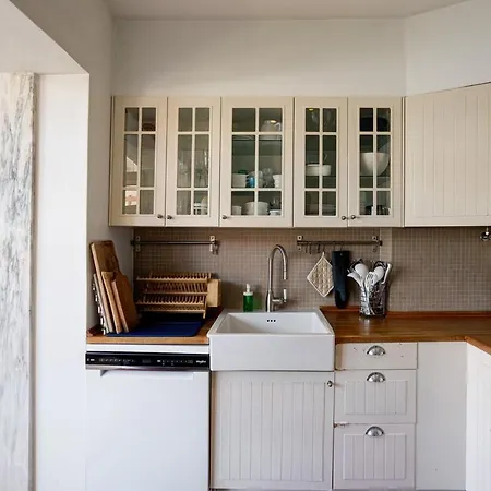 Sunny And Spacious With Great Balcony Apartamento Lisboa