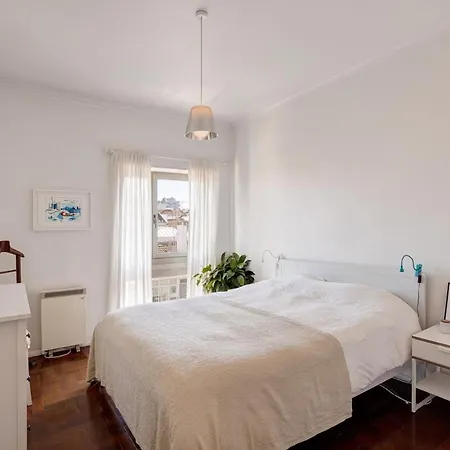 Apartamento Sunny And Spacious With Great Balcony Lisboa