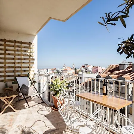 Sunny And Spacious With Great Balcony *
