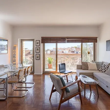 דירה Sunny And Spacious With Great Balcony