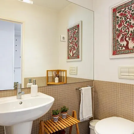 דירה Sunny And Spacious With Great Balcony *